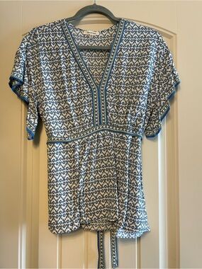 Max Studio Blue and White Floral V-Neck Top with Waist Tie